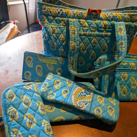 Vera Bradley beautiful set - Picture 1 of 11